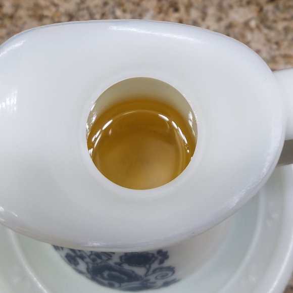 Vintage Avon Delft Blue Soap Bar, Soap Dish, & Skin So Soft Bath Oil - Picture 13 of 14